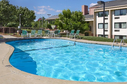 Ramada by Wyndham Asheville Southeast image 1