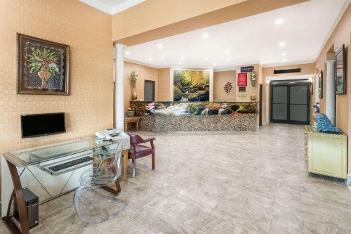 Ramada by Wyndham Asheville Southeast image 10