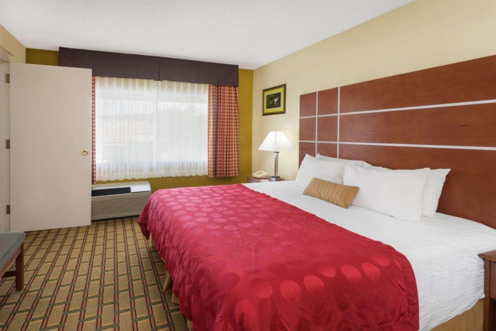 Ramada by Wyndham Asheville Southeast